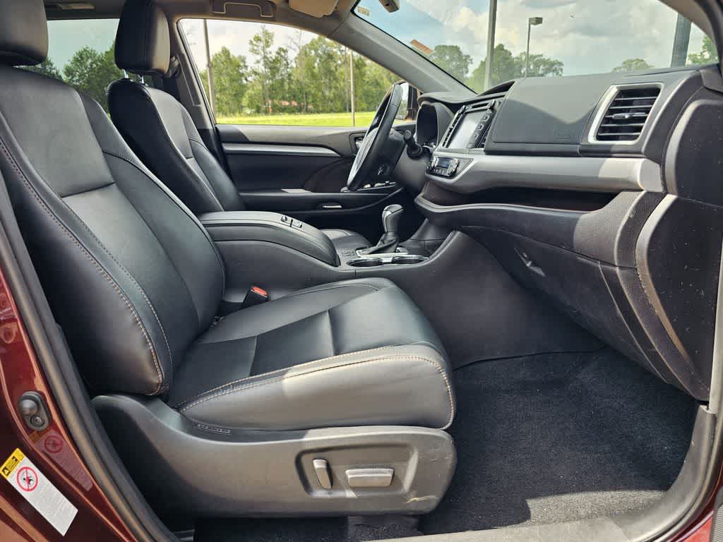 2019 Toyota Highlander XLE photo 24