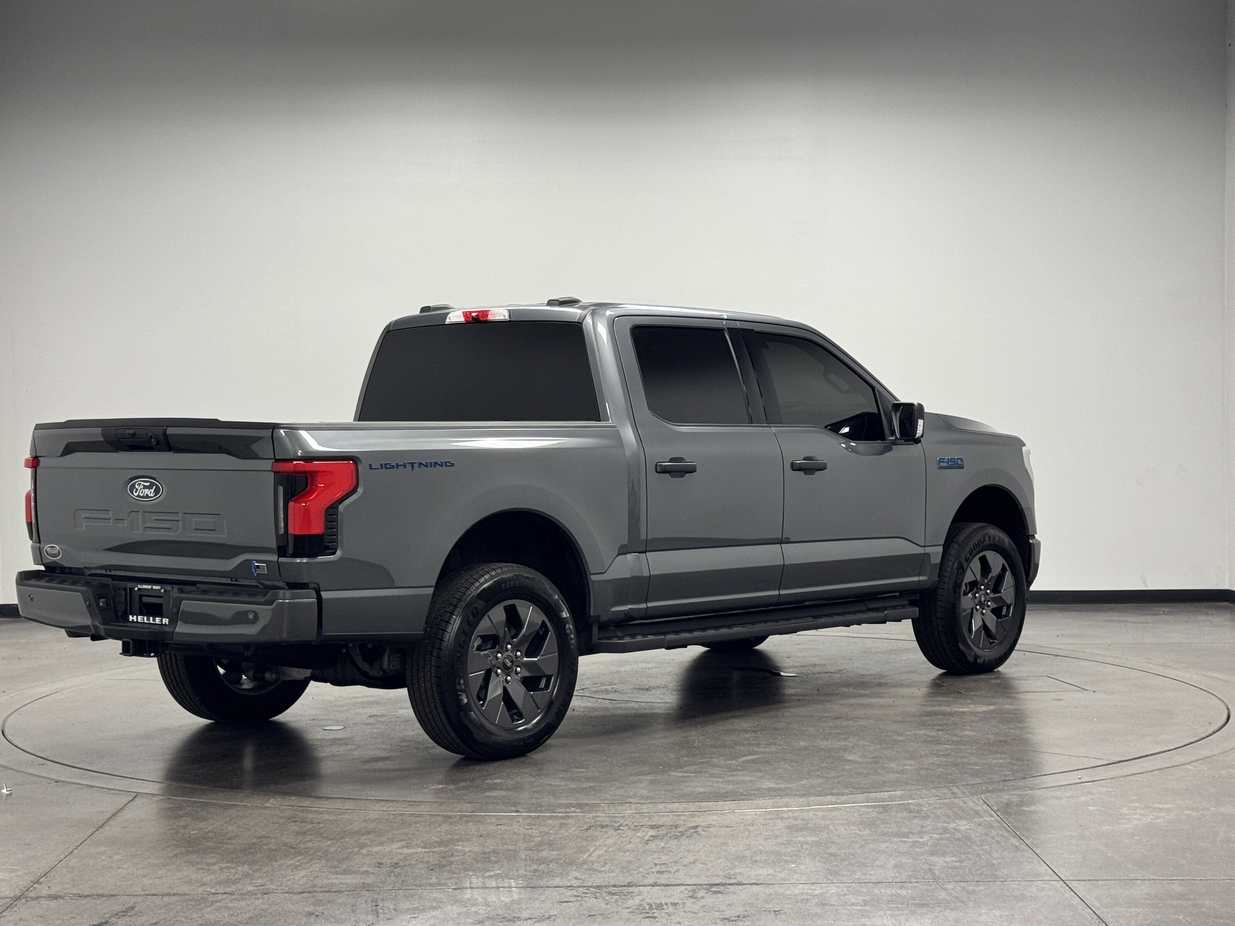 2024 Ford F-150 Lightning XLT photo 7