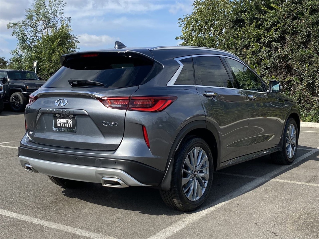 2025 Infiniti QX50 Luxe AWD photo 6