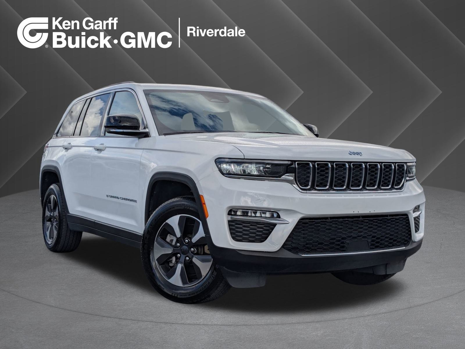 2024 Jeep Grand Cherokee 4xe's photo