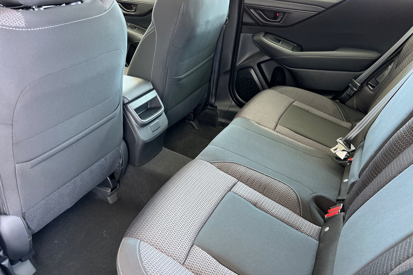 2025 Subaru Outback Base photo 39