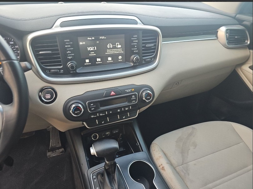 2020 Kia Sorento S photo 12