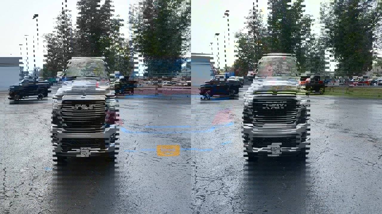 2025 Ram 1500 Laramie photo 3