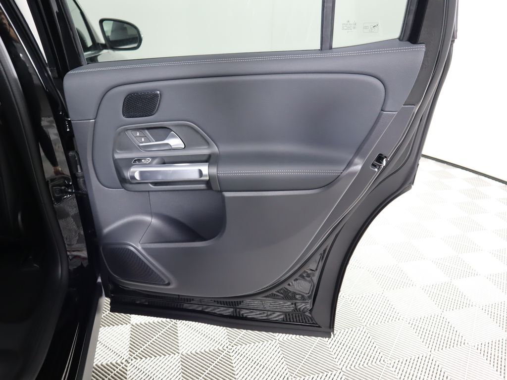 2025 Mercedes Benz EQB photo 24