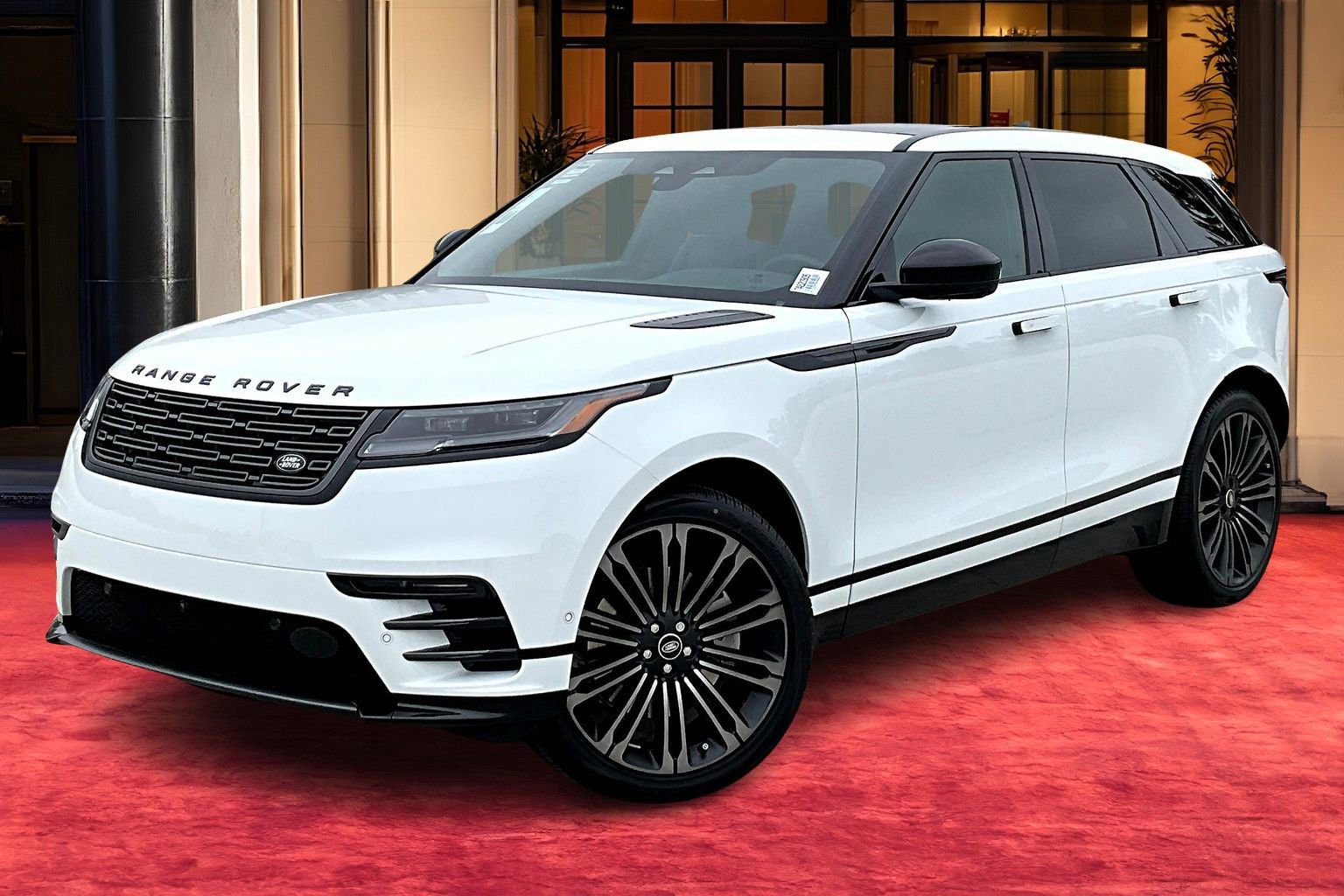 2026 Land Rover Range Rover Velar Dynamic SE's photo