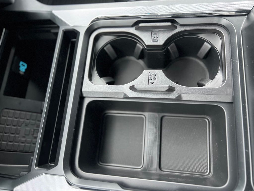 2025 Ford F-250 Lariat photo 12
