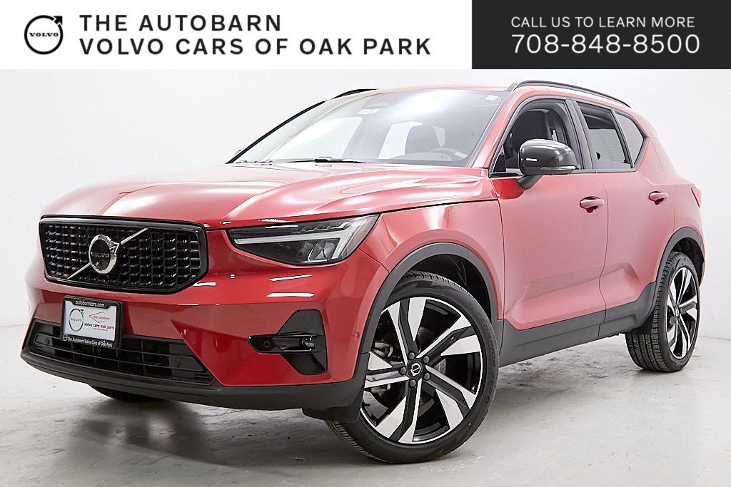 2023 VOLVO XC40 - Image 31