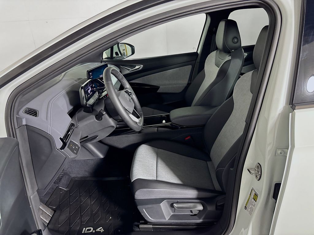 2024 Volkswagen ID.4 Standard photo 11