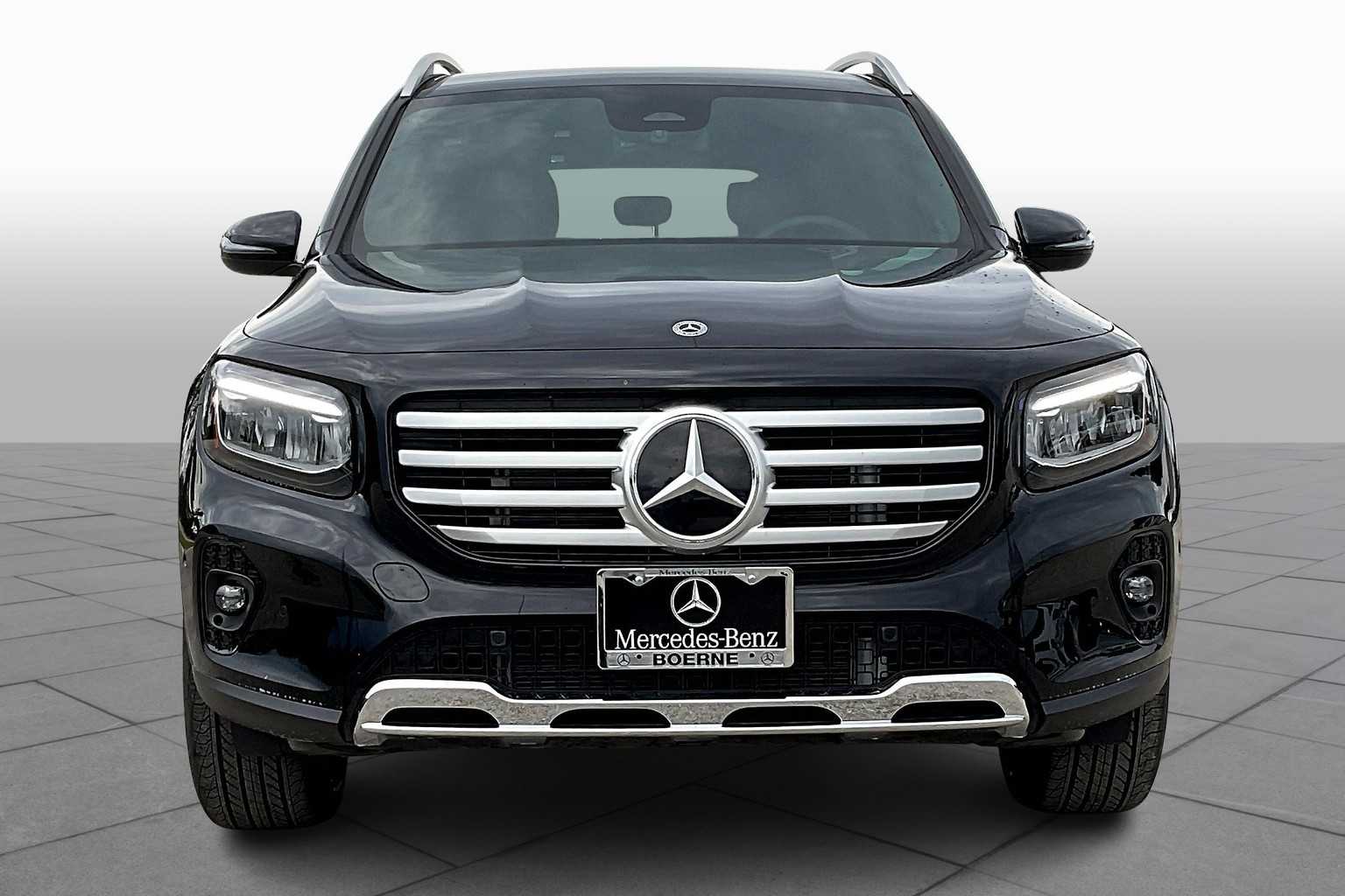 2025 Mercedes Benz GLB 250 4MATIC photo 2