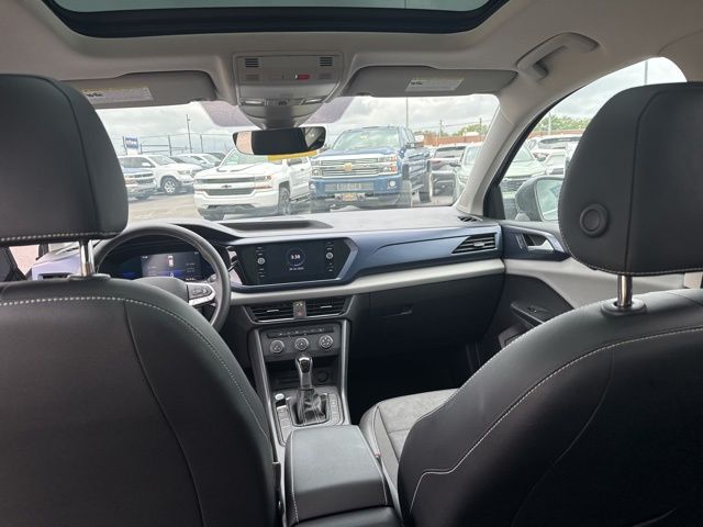 2022 Volkswagen Taos SE photo 18
