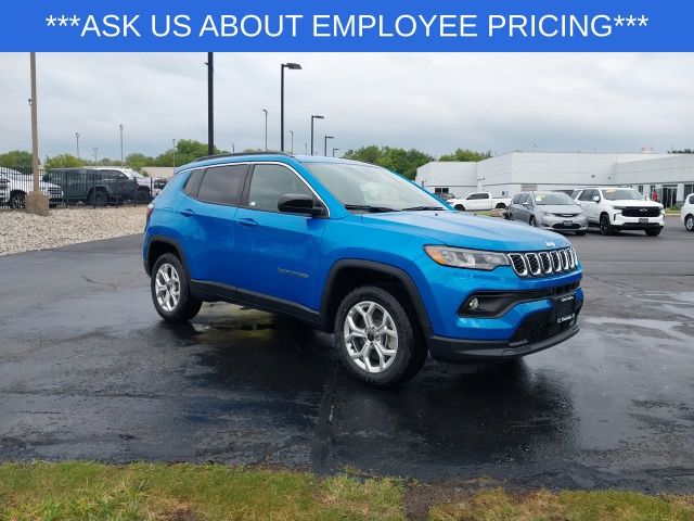 2025 Jeep Compass Latitude photo 2
