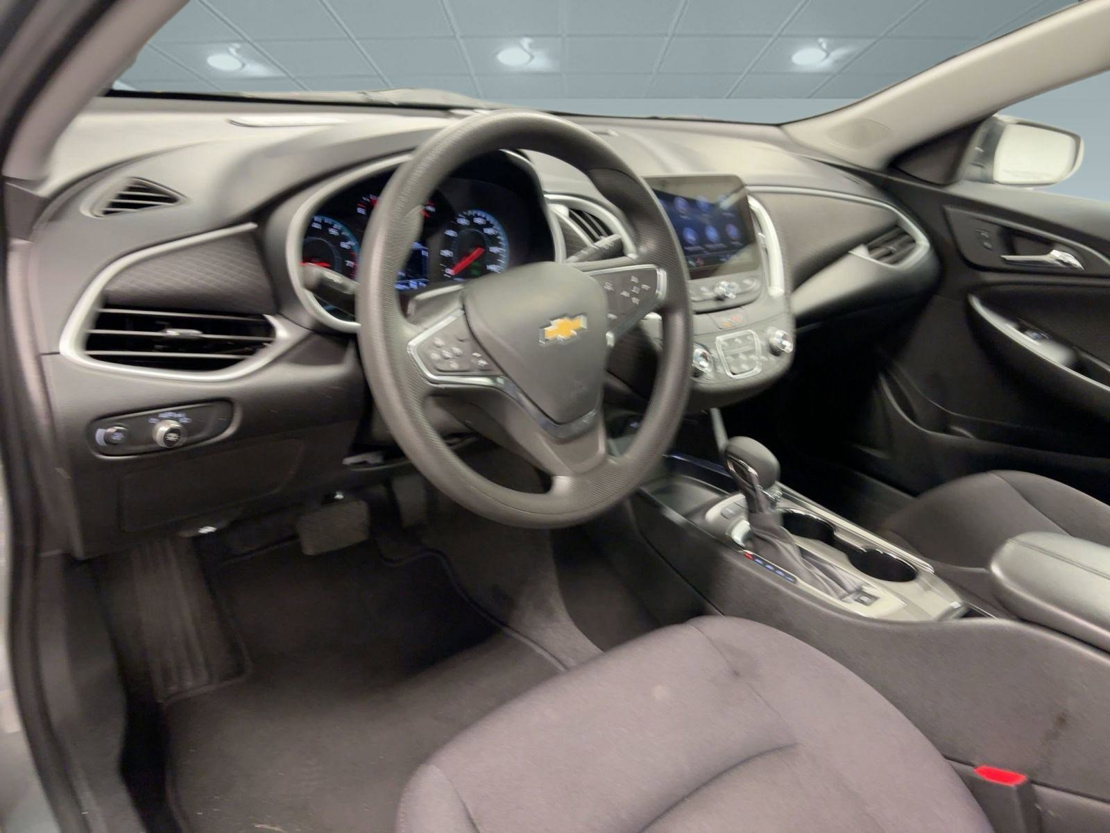 2024 Chevrolet Malibu 1LT photo 4