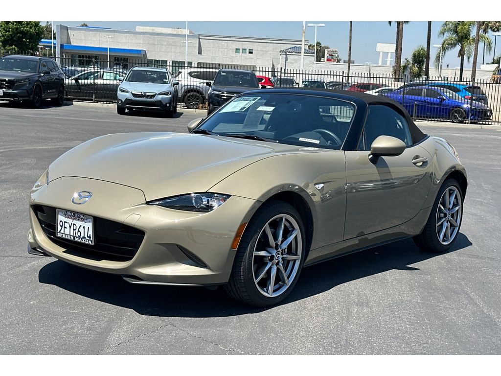 2023 Mazda MX-5 Miata Miata Grand Touring photo 2