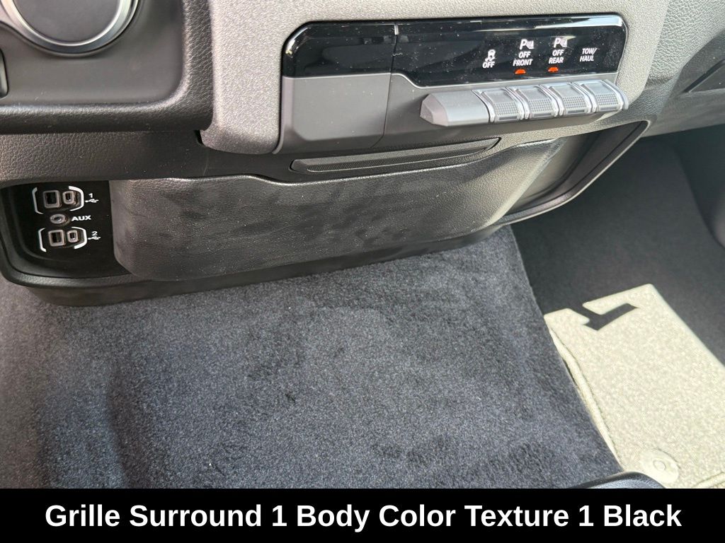 2025 Ram 1500 Tradesman photo 12