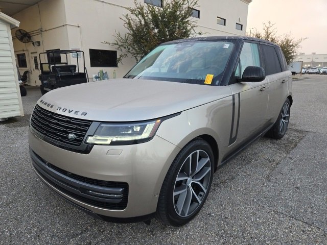 2025 Land Rover Range Rover SE's photo