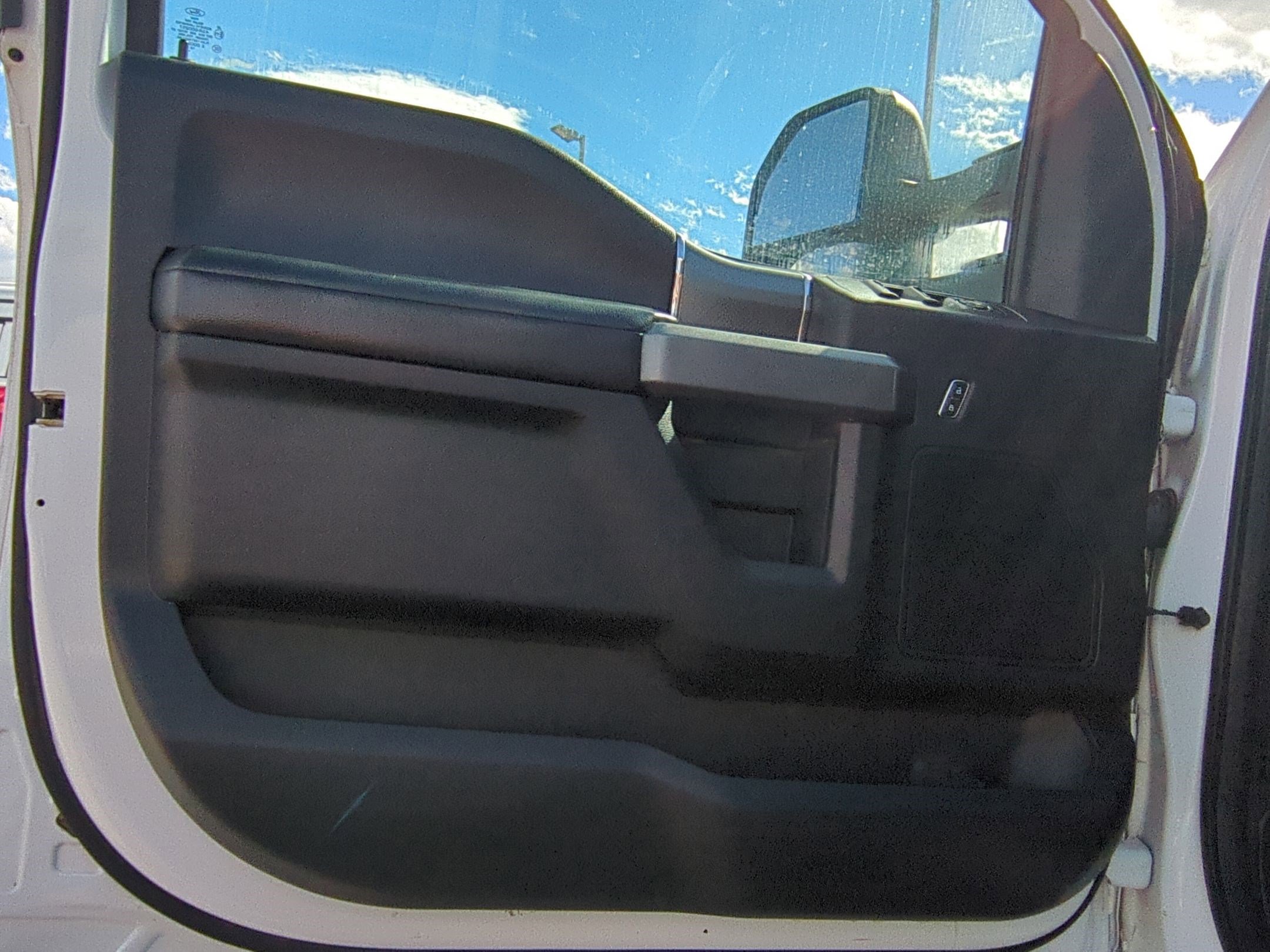 2017 Ford F-150 XLT photo 8
