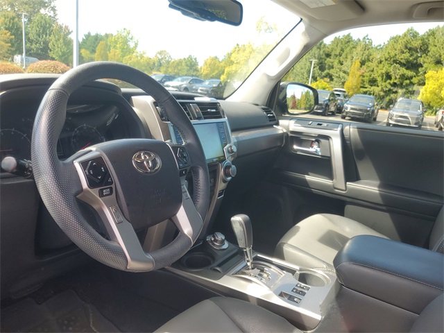 2020 Toyota 4Runner SR5 Premium photo 13