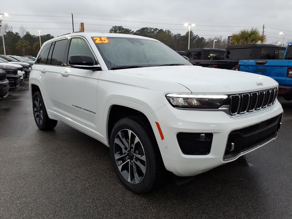 2025 Jeep Grand Cherokee Overland's photo