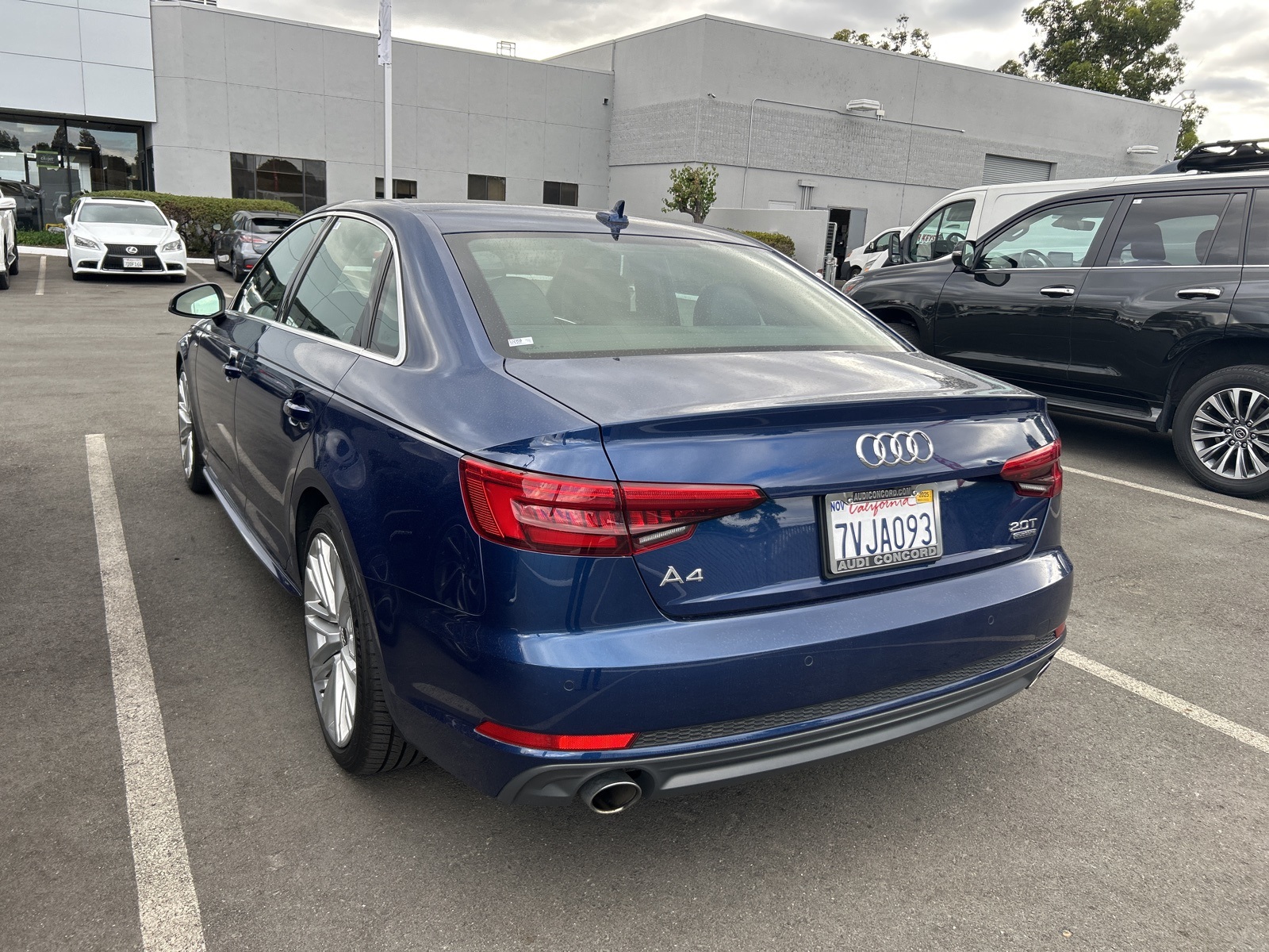 2017 Audi A4 2.0T Premium Plus photo 3