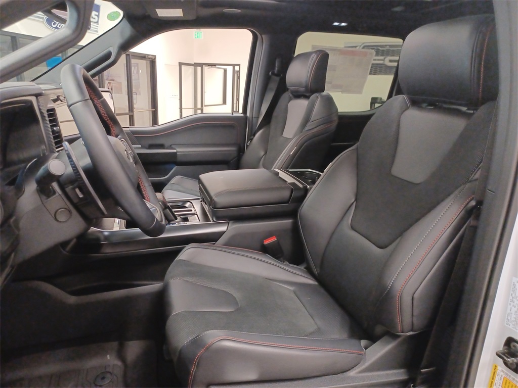 2025 Ford F-150 Raptor photo 13
