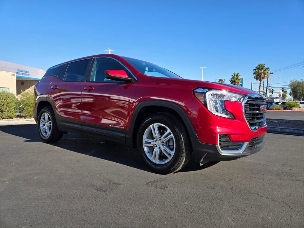 2023 GMC Terrain SLE's photo