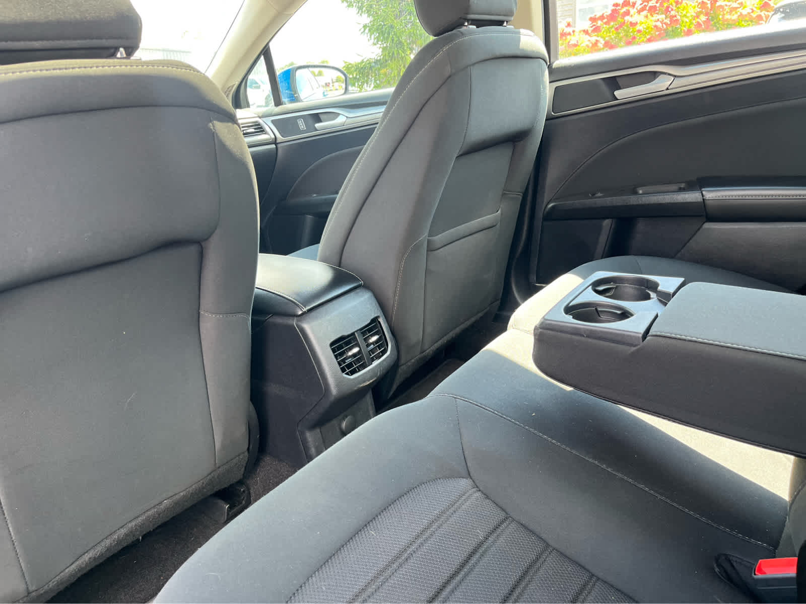 2020 Ford Fusion SE photo 5