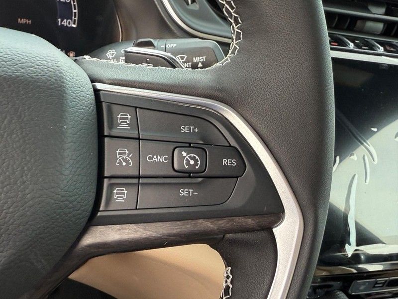 2025 Jeep Grand Cherokee Limited photo 10