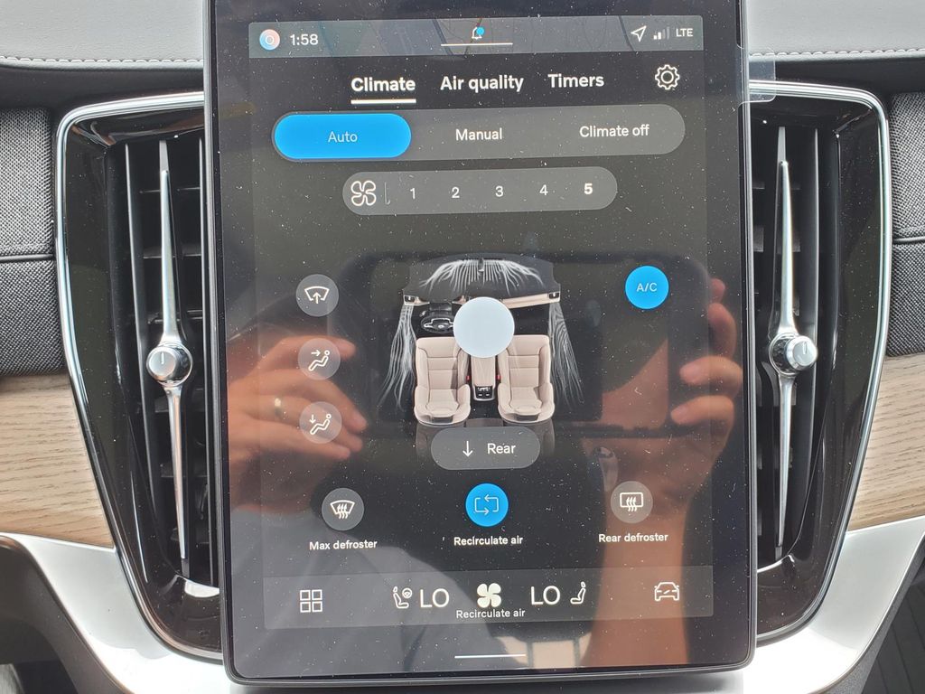 2026 Volvo XC90 AWD Plus photo 12