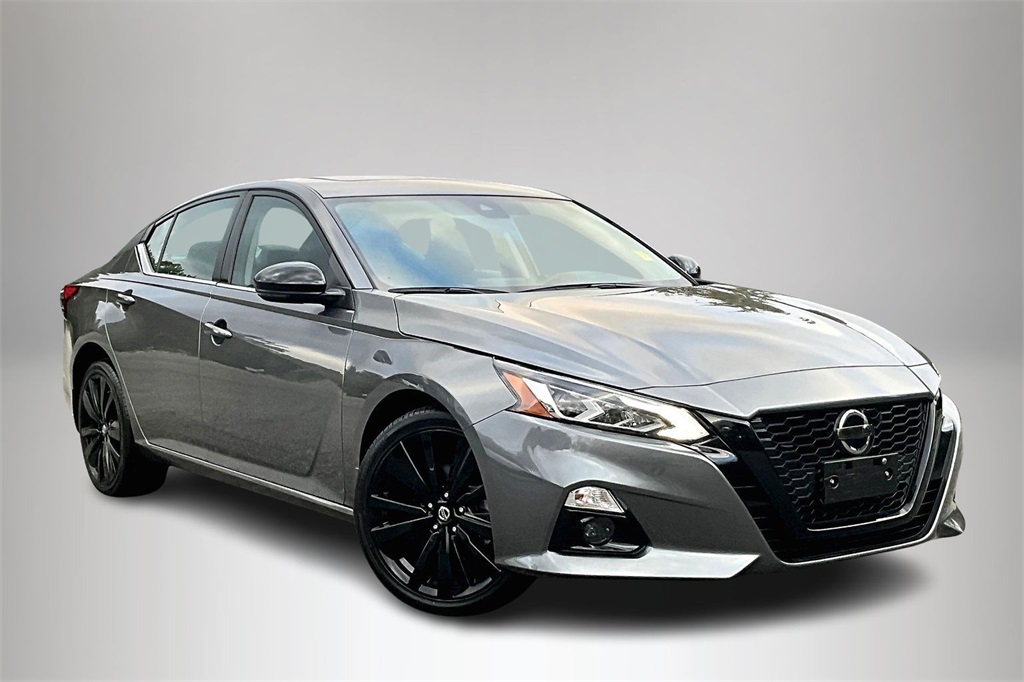 2022 Nissan Altima SR