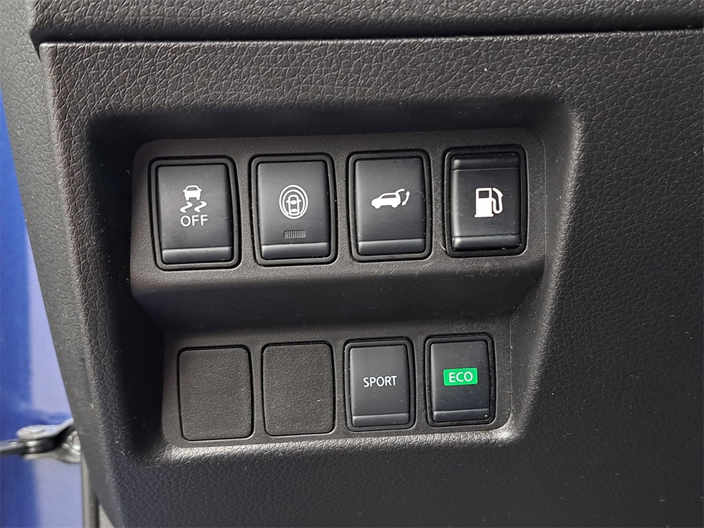 2020 Nissan Rogue SV photo 23