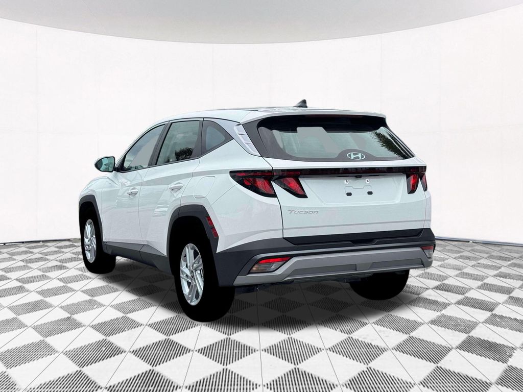 2026 Hyundai Tucson SE photo 4