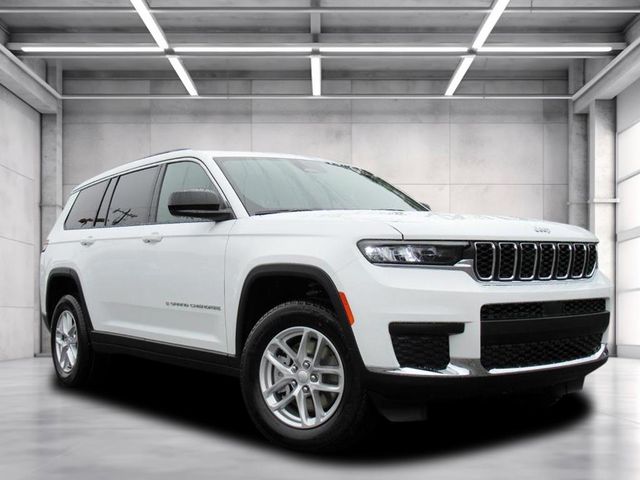 2025 Jeep Grand Cherokee L Laredo's photo
