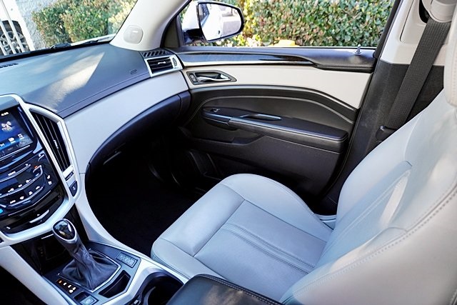 Used 2015 White Cadillac Premium image 22