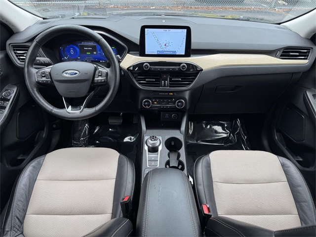 2021 Ford Escape Titanium Hybrid photo 16