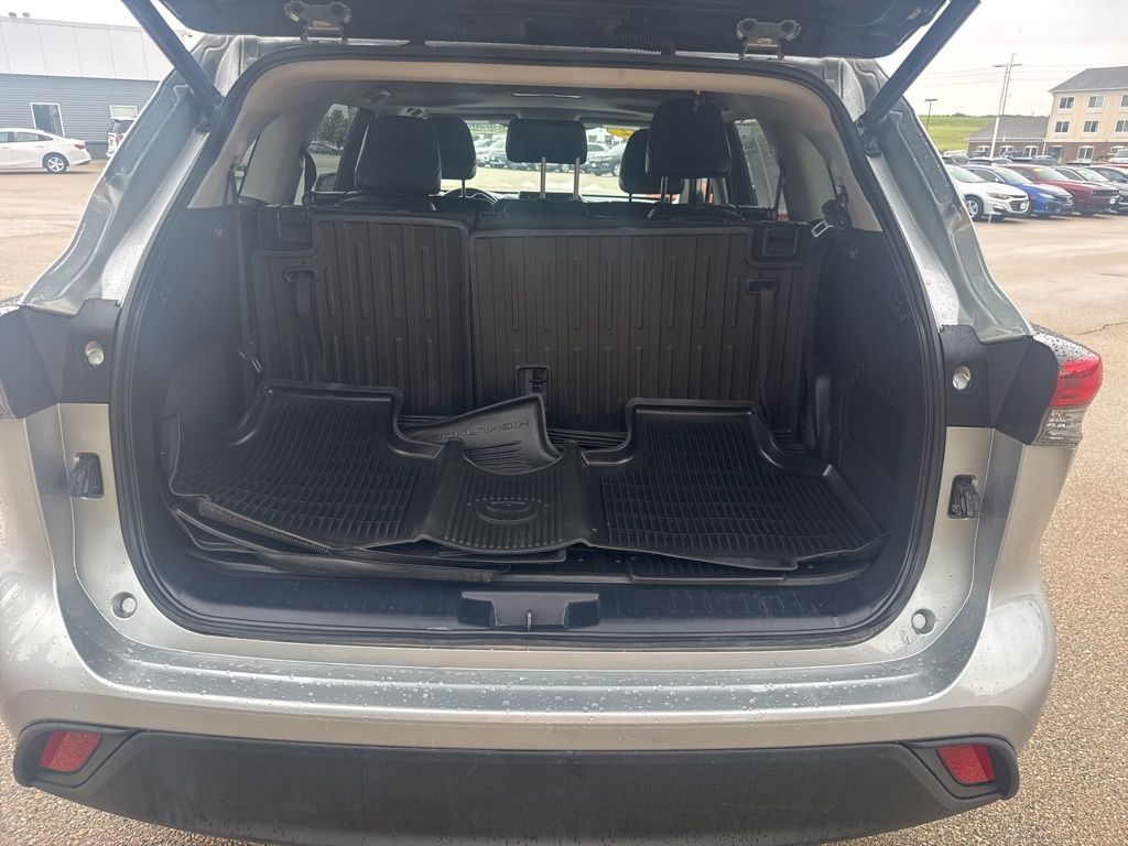 2022 Toyota Highlander XLE photo 14