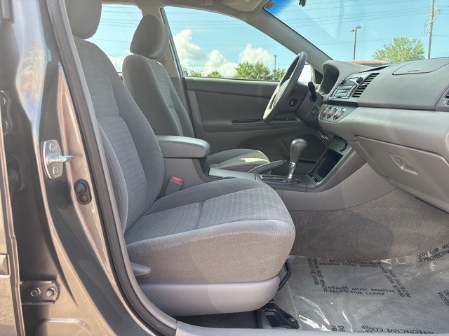 2005 Toyota Camry LE photo 15