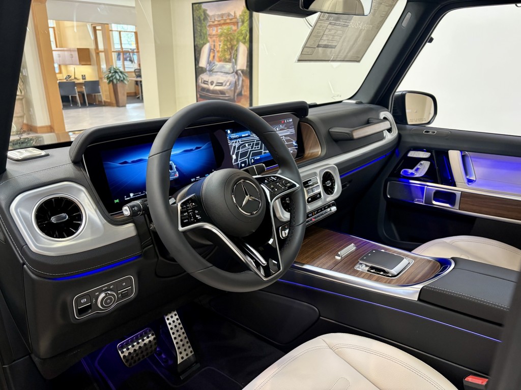 2025 Mercedes Benz G 550 photo 7