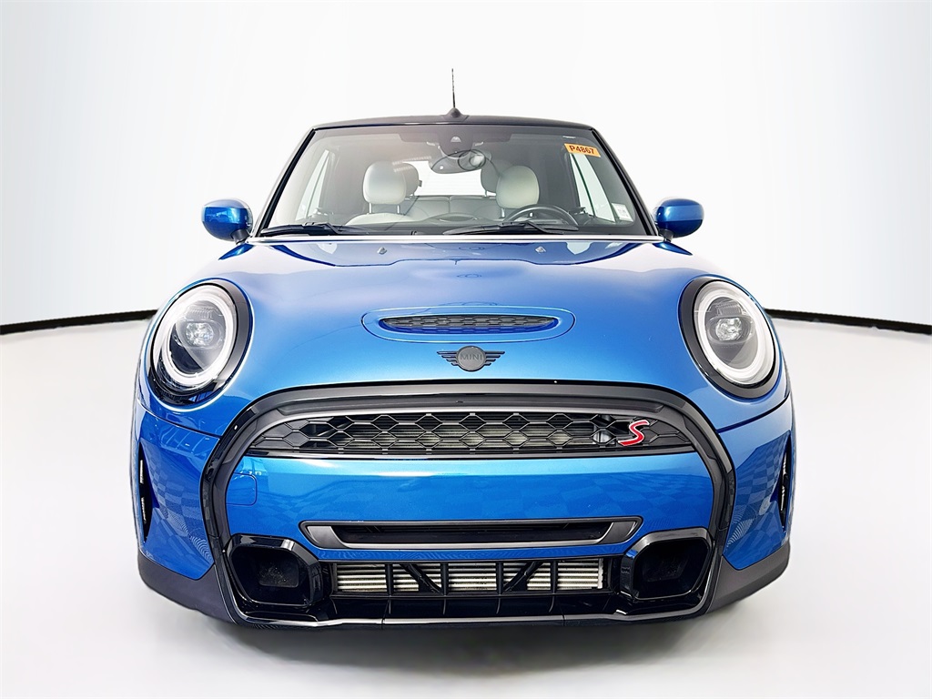 2023 Mini Cooper Convertible S photo 2