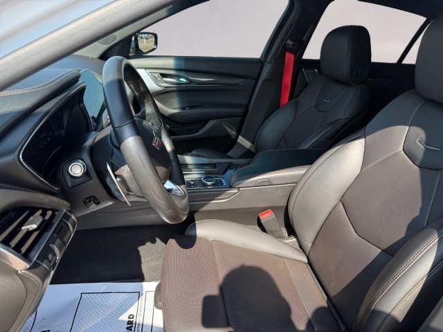 2024 Cadillac CT5 V photo 9