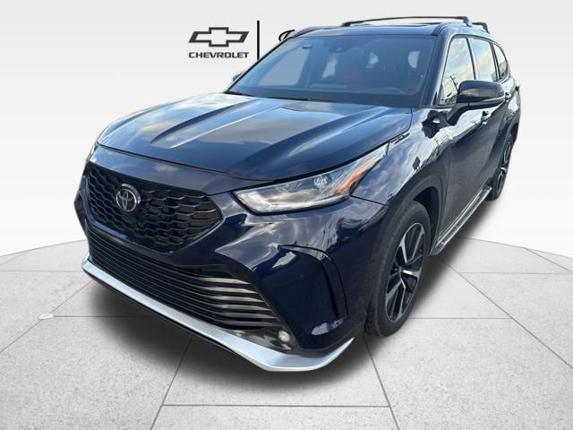2022 Toyota Highlander XSE photo 2