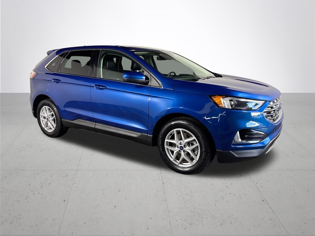 2022 Ford Edge SEL photo 3