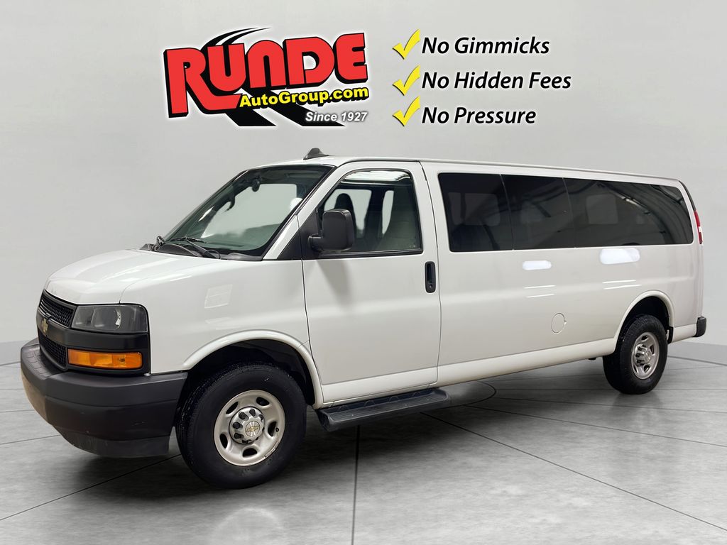 2023 Chevrolet Express Passenger LS's photo