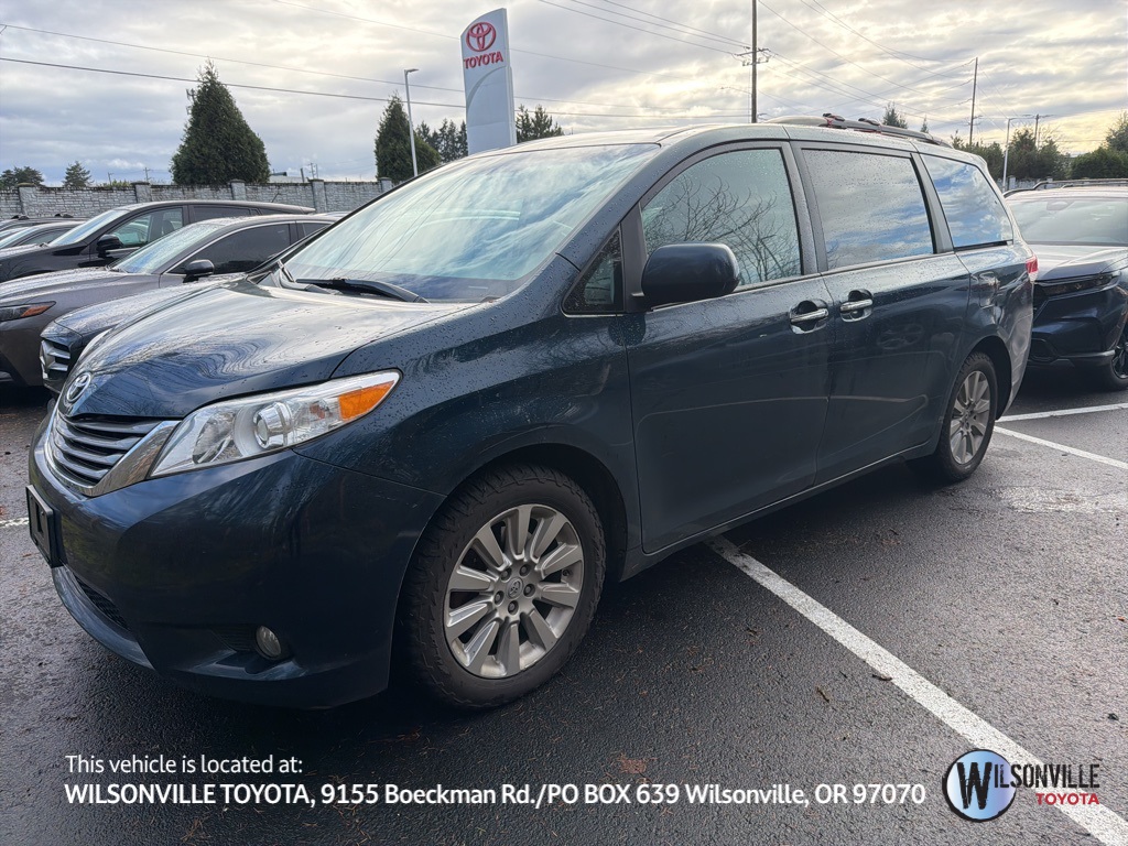 2011 Toyota Sienna XLE's photo