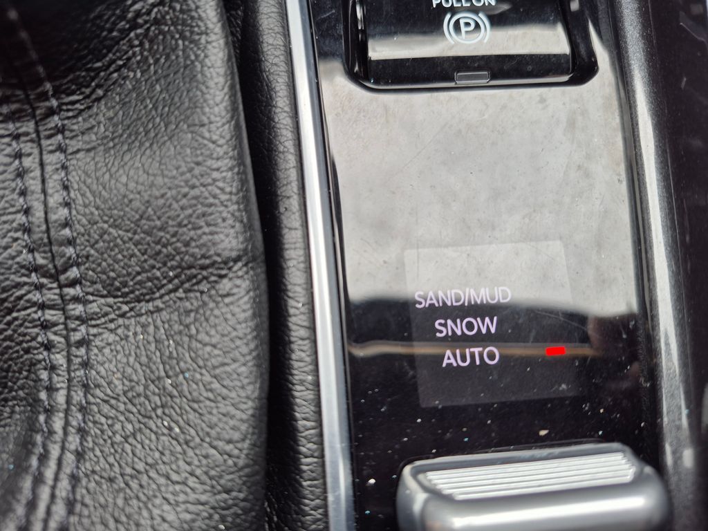 2023 Jeep Compass Latitude Lux photo 16