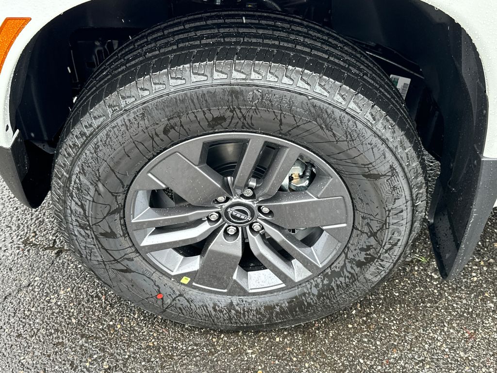 2025 Nissan Frontier SV photo 8