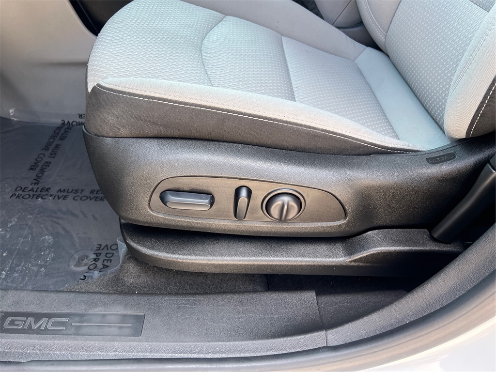 2023 Gmc Terrain SLE photo 16