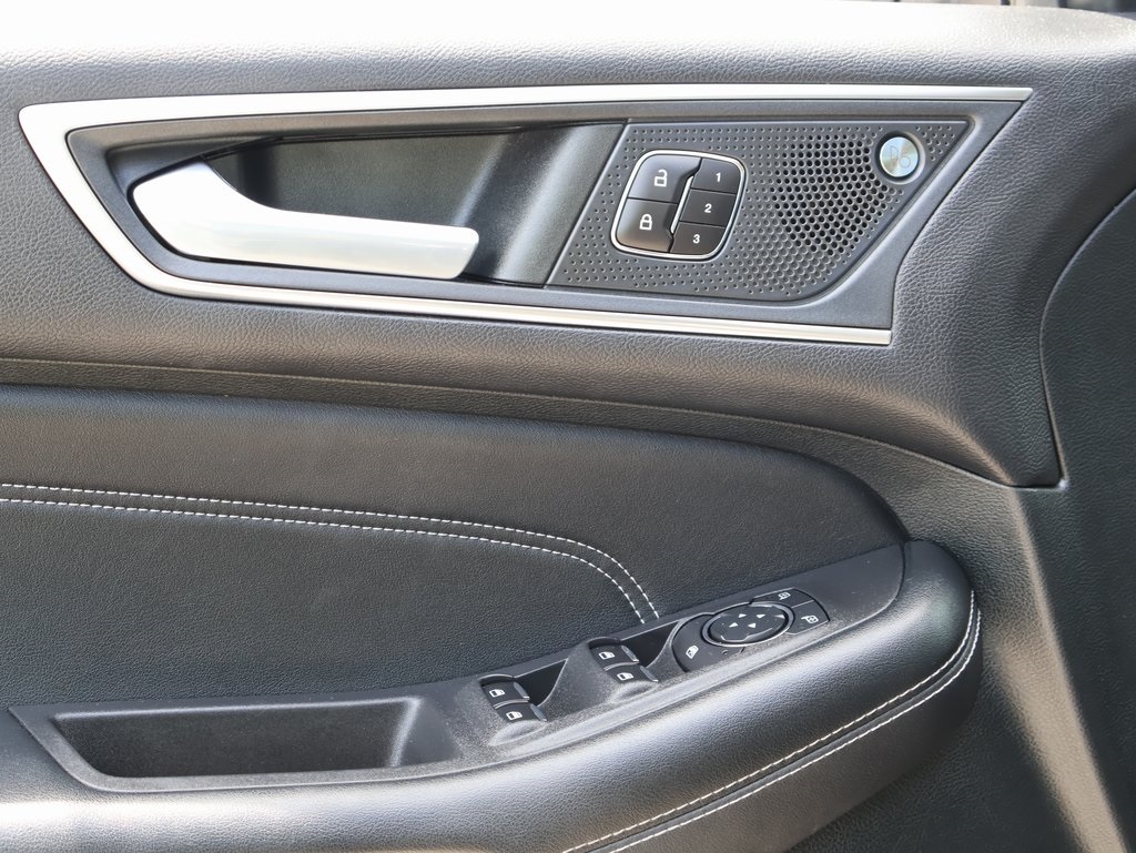 2023 Ford Edge Titanium photo 20
