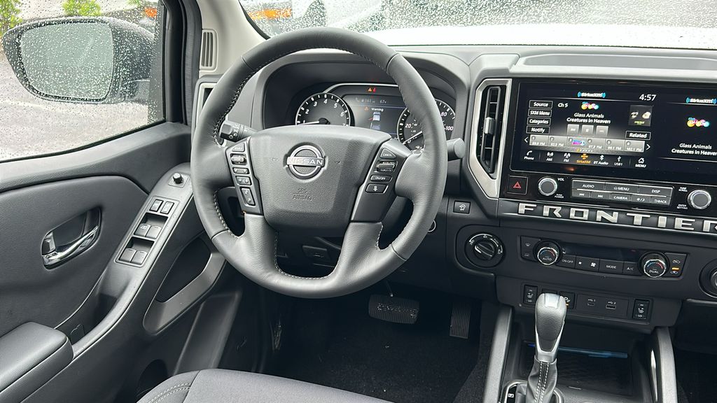 2025 Nissan Frontier SV photo 21