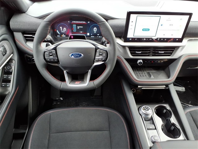 2025 Ford Explorer ST photo 4