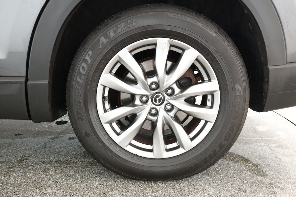 2017 Mazda CX-9 Touring photo 2